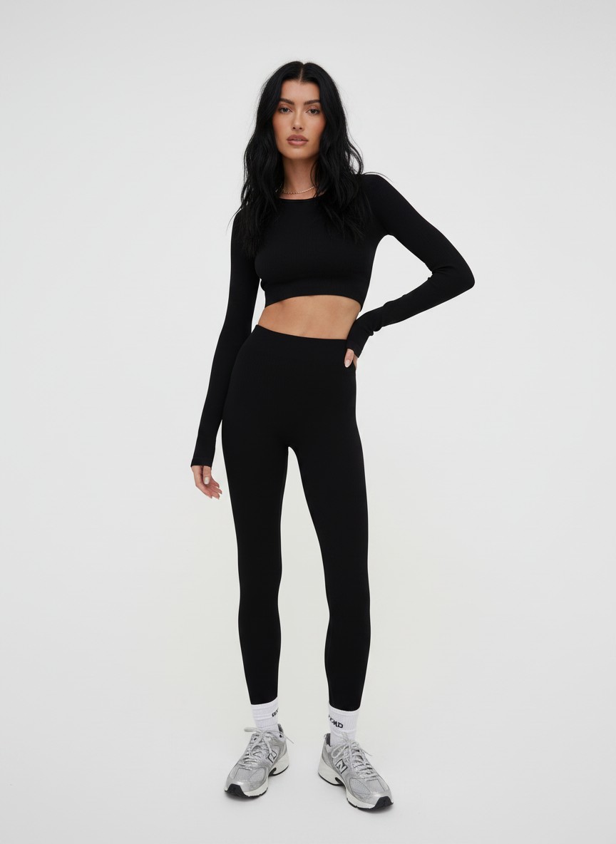 SEAMLESS RIB SCULPT ROUND NECK CROP TOP